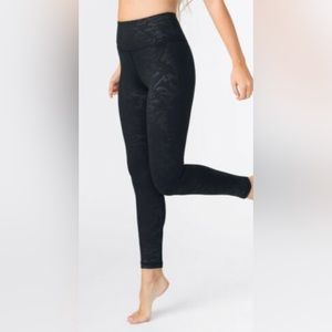 Zyia Midnight Camo Light n Tight 7/8 length